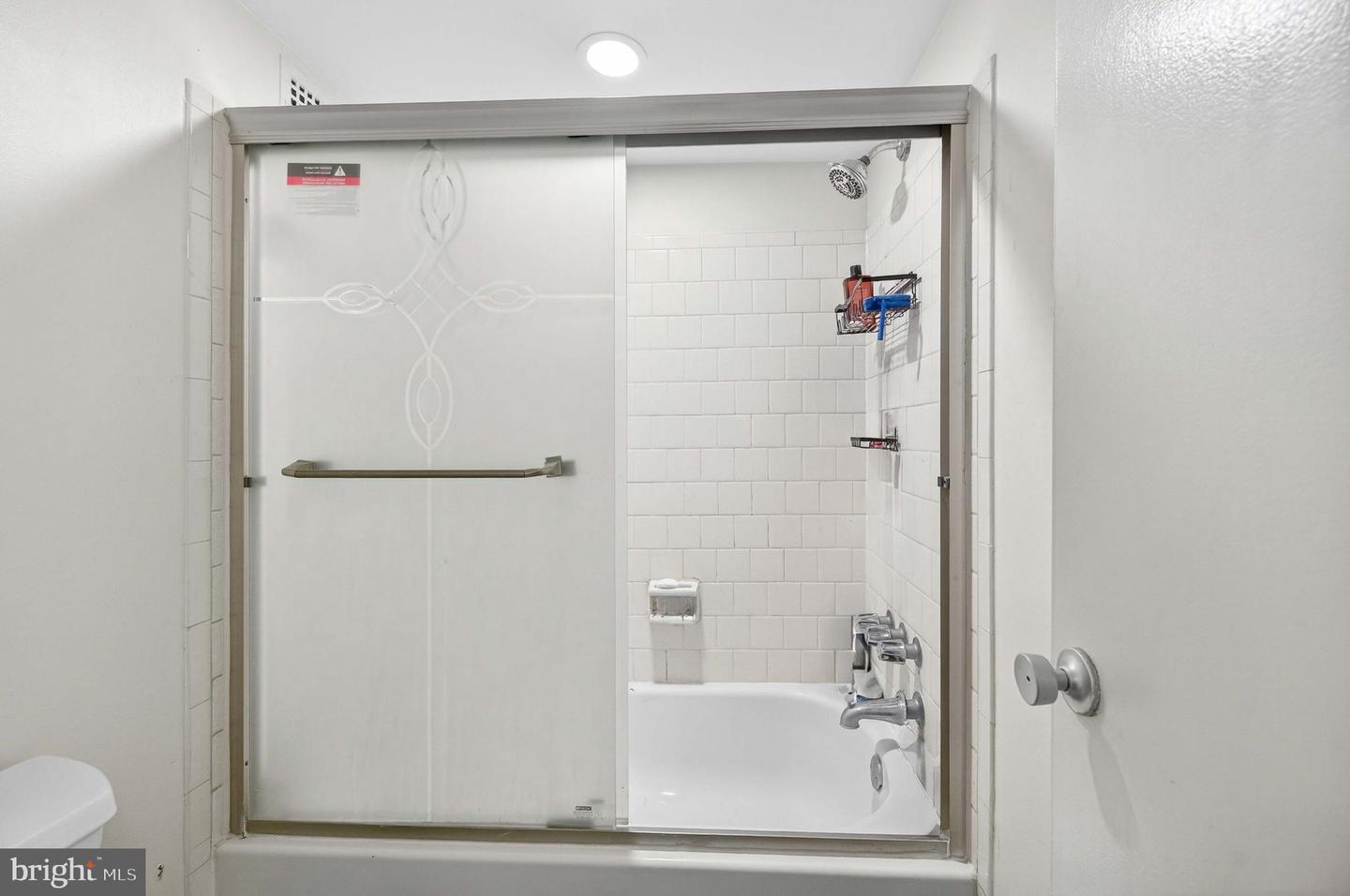 1225 MARTHA CUSTIS DR #406, ALEXANDRIA, Virginia 22302, 1 Bedroom Bedrooms, ,1 BathroomBathrooms,Residential,For sale,1225 MARTHA CUSTIS DR #406,VAAX2053688 MLS # VAAX2053688