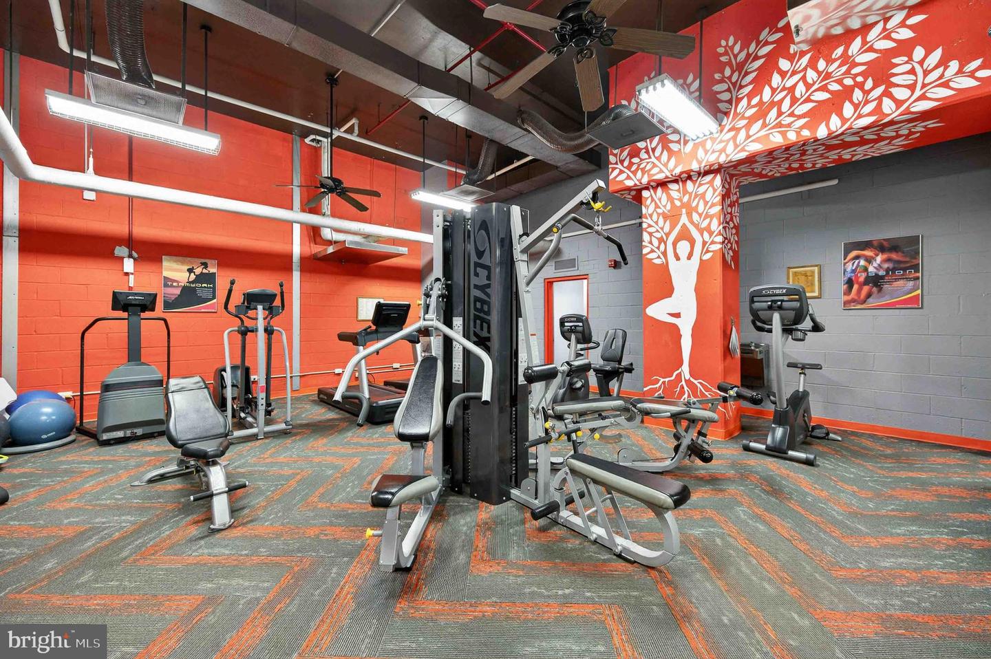 1225 MARTHA CUSTIS DR #406, ALEXANDRIA, Virginia 22302, 1 Bedroom Bedrooms, ,1 BathroomBathrooms,Residential,For sale,1225 MARTHA CUSTIS DR #406,VAAX2053688 MLS # VAAX2053688