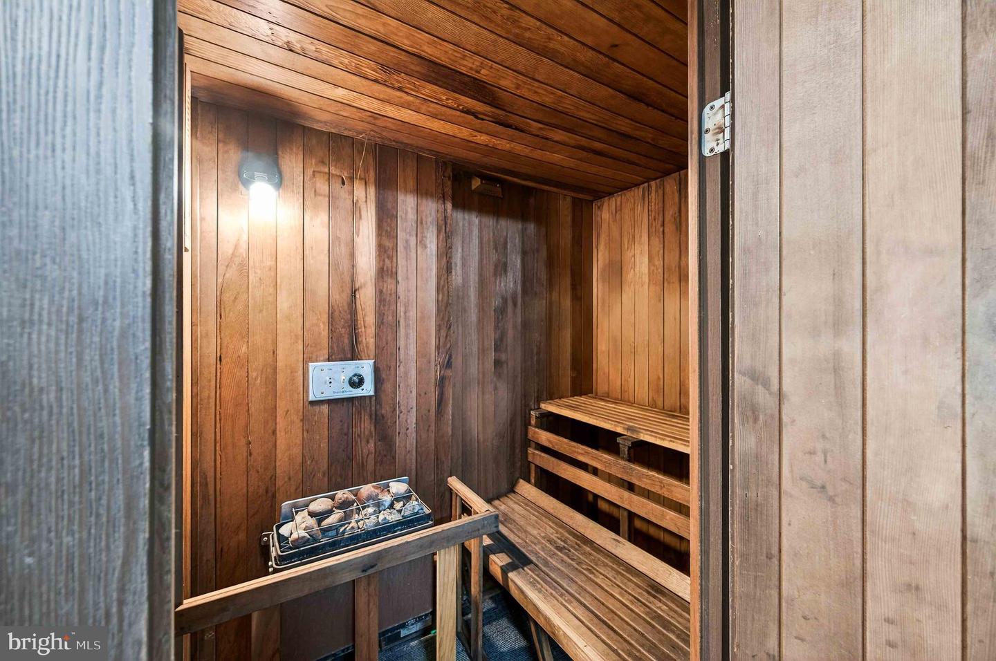 1225 MARTHA CUSTIS DR #406, ALEXANDRIA, Virginia 22302, 1 Bedroom Bedrooms, ,1 BathroomBathrooms,Residential,For sale,1225 MARTHA CUSTIS DR #406,VAAX2053688 MLS # VAAX2053688