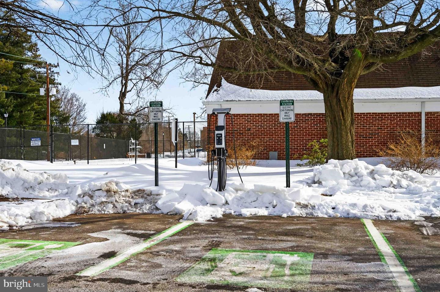 1225 MARTHA CUSTIS DR #406, ALEXANDRIA, Virginia 22302, 1 Bedroom Bedrooms, ,1 BathroomBathrooms,Residential,For sale,1225 MARTHA CUSTIS DR #406,VAAX2053688 MLS # VAAX2053688