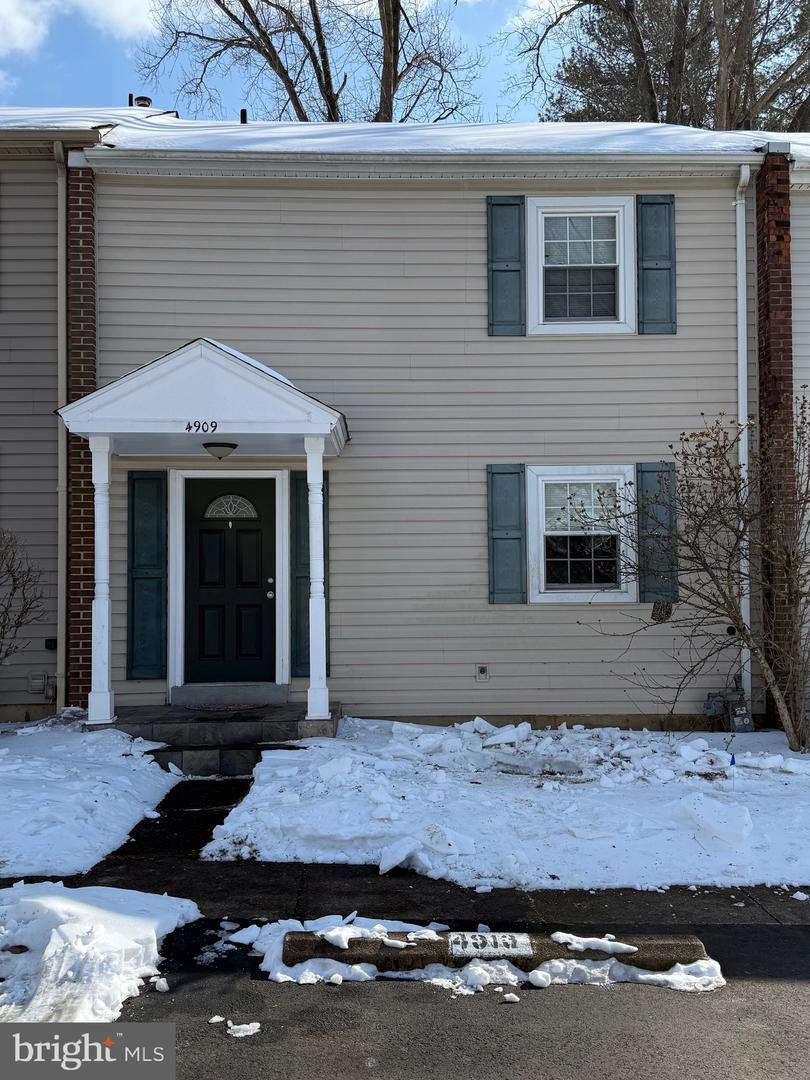 4909 TIBBITT LN, BURKE, Virginia 22015, 3 Bedrooms Bedrooms, ,1 BathroomBathrooms,Residential,For sale,4909 TIBBITT LN,VAFX2288540 MLS # VAFX2288540