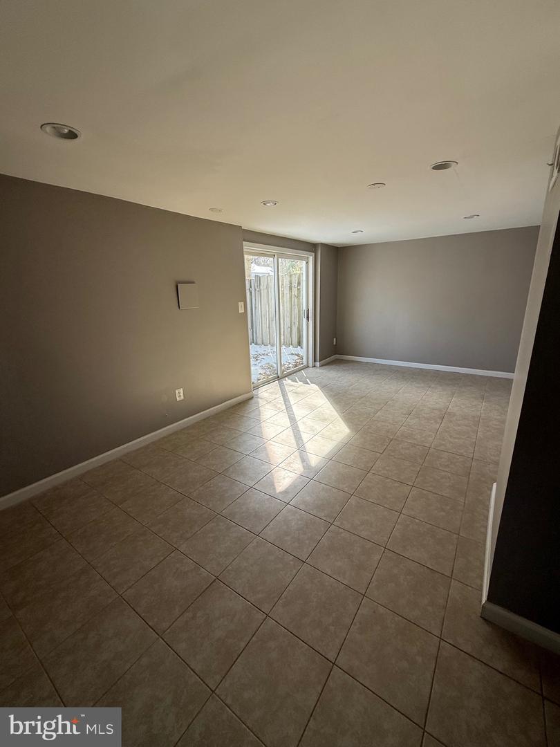 4909 TIBBITT LN, BURKE, Virginia 22015, 3 Bedrooms Bedrooms, ,1 BathroomBathrooms,Residential,For sale,4909 TIBBITT LN,VAFX2288540 MLS # VAFX2288540