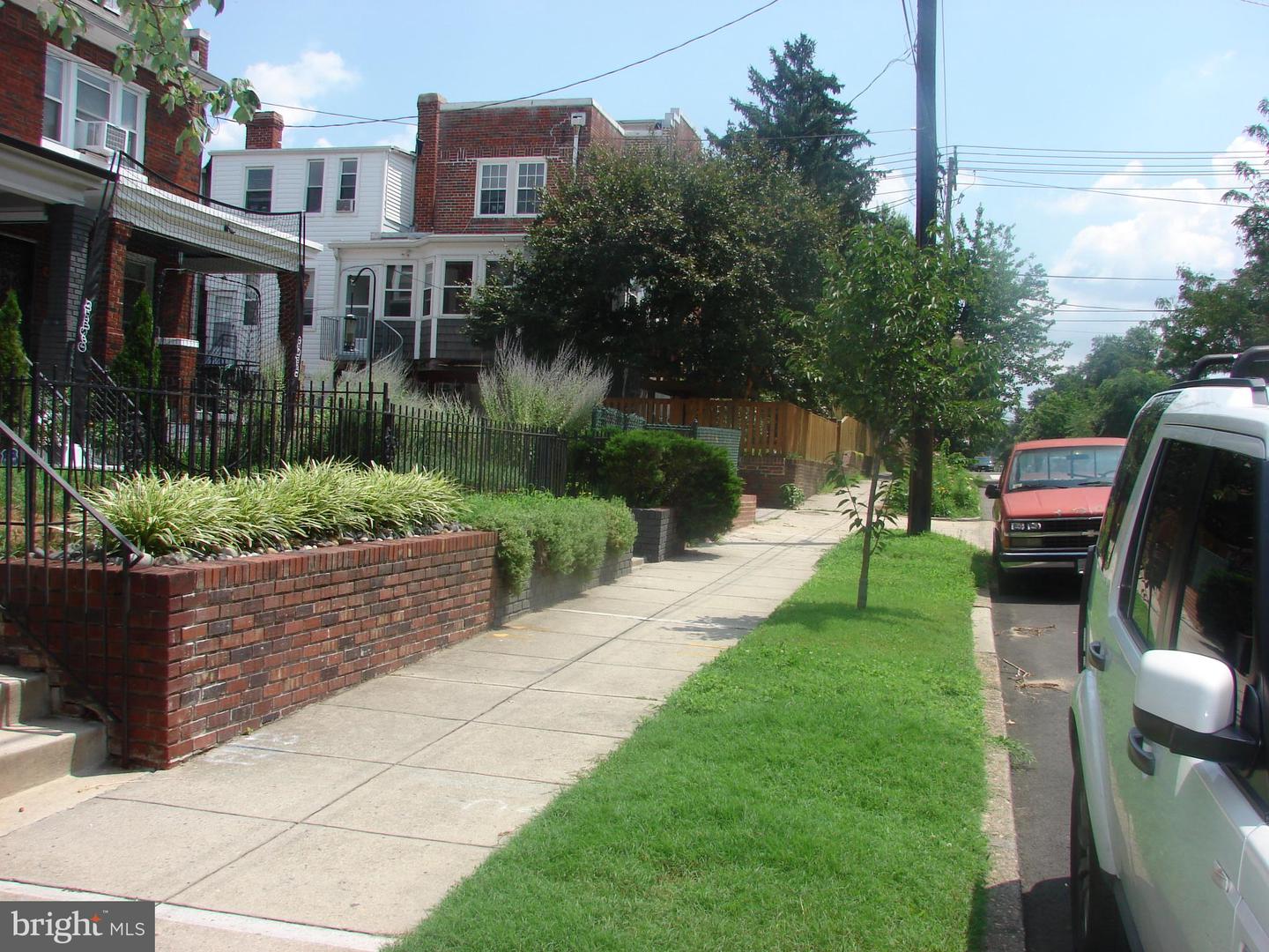 415 NW FARRAGUT ST NW, WASHINGTON, District Of Columbia 20011, 3 Bedrooms Bedrooms, ,2 BathroomsBathrooms,Residential,For sale,415 NW FARRAGUT ST NW,DCDC2244238 MLS # DCDC2244238