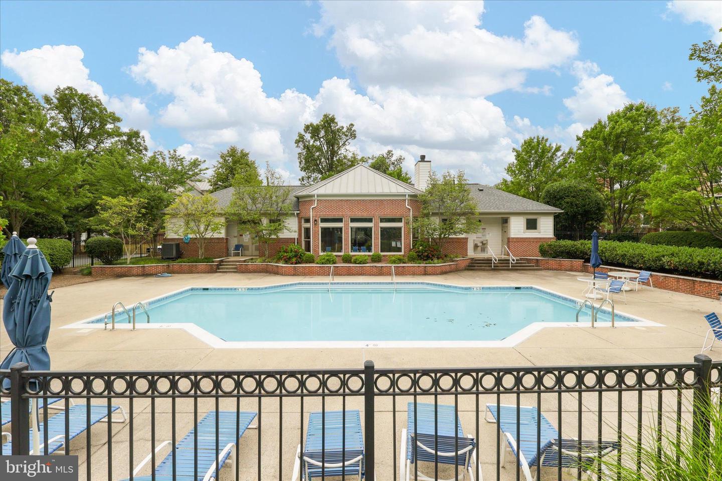 1720 LAKE SHORE CREST DR #34, RESTON, Virginia 20190, 1 Bedroom Bedrooms, ,1 BathroomBathrooms,Residential,For sale,1720 LAKE SHORE CREST DR #34,VAFX2288472 MLS # VAFX2288472