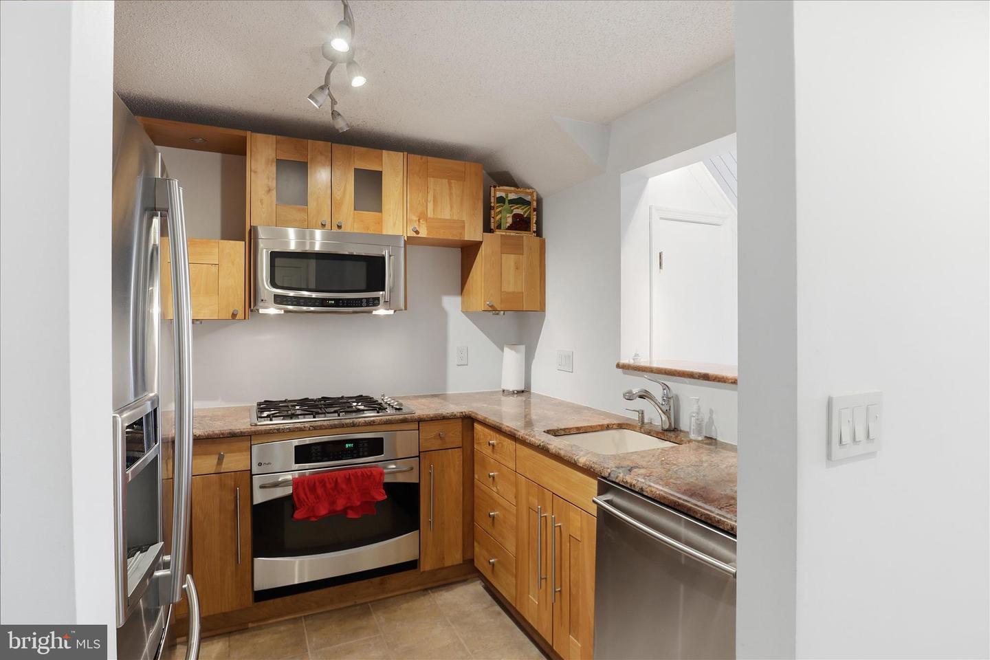 1720 LAKE SHORE CREST DR #34, RESTON, Virginia 20190, 1 Bedroom Bedrooms, ,1 BathroomBathrooms,Residential,For sale,1720 LAKE SHORE CREST DR #34,VAFX2288472 MLS # VAFX2288472