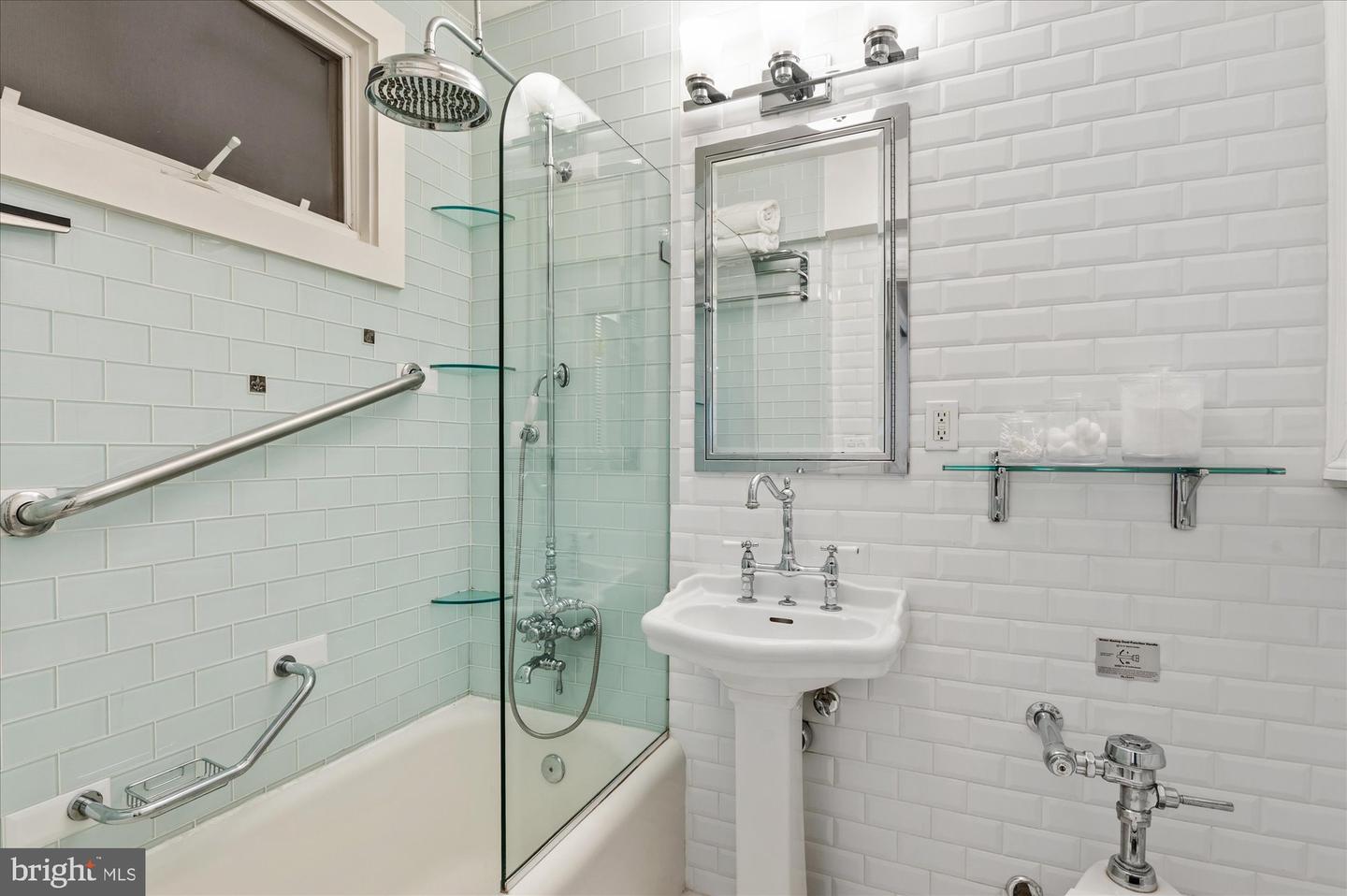 4514 CONNECTICUT AVE NW #206, WASHINGTON, District Of Columbia 20008, 1 Bedroom Bedrooms, ,1 BathroomBathrooms,Residential,For sale,4514 CONNECTICUT AVE NW #206,DCDC2244220 MLS # DCDC2244220 4514 CONNECTICUT AVE NW #206, WASHINGTON, District Of Columbia 20008, 1 Bedroom Bedrooms, ,1 BathroomBathrooms,Residential,For sale,4514 CONNECTICUT AVE NW #206,DCDC2244220 MLS # DCDC2244220