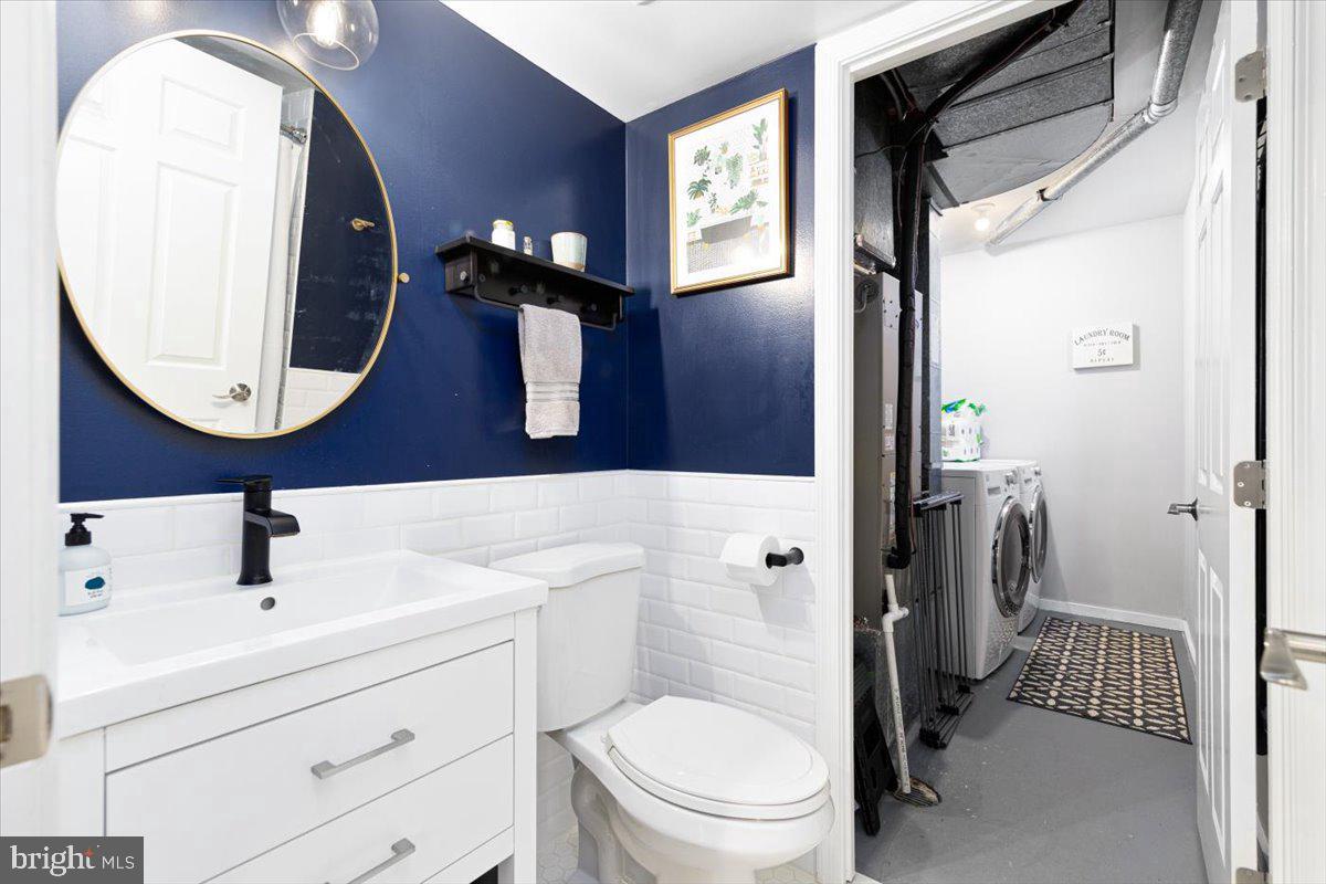 2049 S GLEBE RD, ARLINGTON, Virginia 22204, 3 Bedrooms Bedrooms, ,2 BathroomsBathrooms,Residential,For sale,2049 S GLEBE RD,VAAR2068406 MLS # VAAR2068406