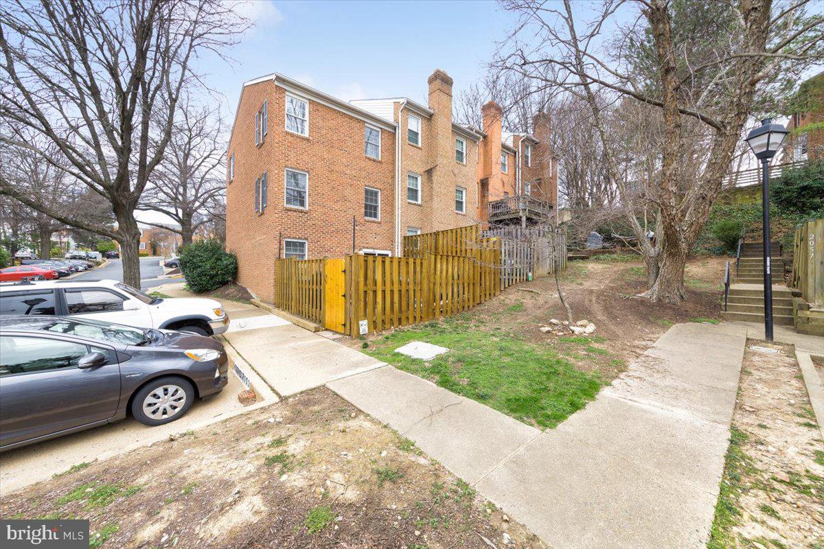 2049 S GLEBE RD, ARLINGTON, Virginia 22204, 3 Bedrooms Bedrooms, ,2 BathroomsBathrooms,Residential,For sale,2049 S GLEBE RD,VAAR2068406 MLS # VAAR2068406