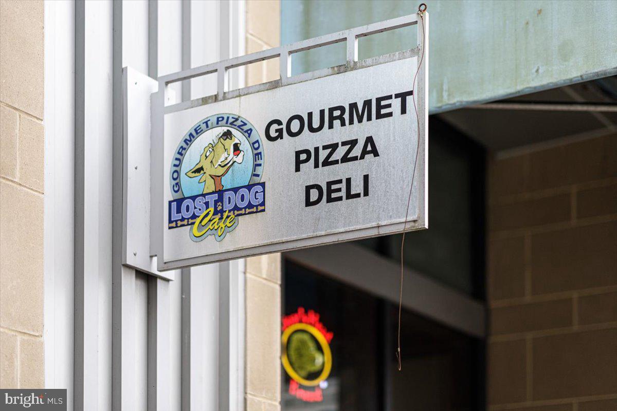 2049 S GLEBE RD, ARLINGTON, Virginia 22204, 3 Bedrooms Bedrooms, ,2 BathroomsBathrooms,Residential,For sale,2049 S GLEBE RD,VAAR2068406 MLS # VAAR2068406