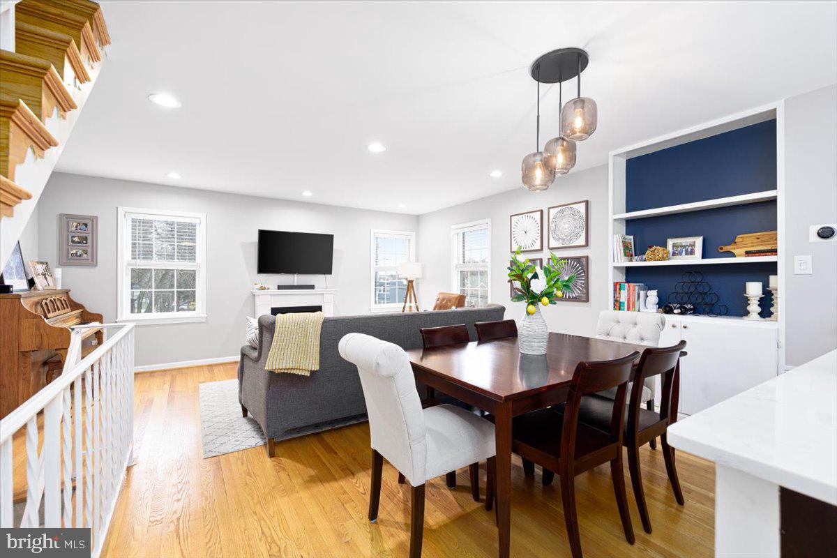 2049 S GLEBE RD, ARLINGTON, Virginia 22204, 3 Bedrooms Bedrooms, ,2 BathroomsBathrooms,Residential,For sale,2049 S GLEBE RD,VAAR2068406 MLS # VAAR2068406