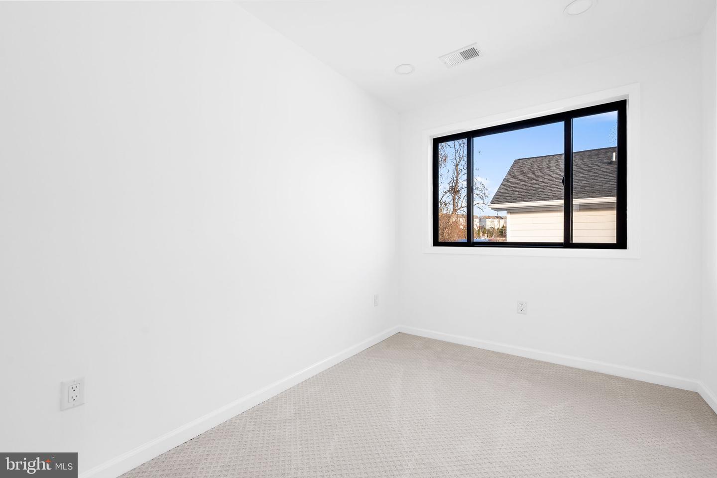 3108 ADAMS ST NE, WASHINGTON, District Of Columbia 20018, 6 Bedrooms Bedrooms, ,5 BathroomsBathrooms,Residential,For sale,3108 ADAMS ST NE,DCDC2244282 MLS # DCDC2244282