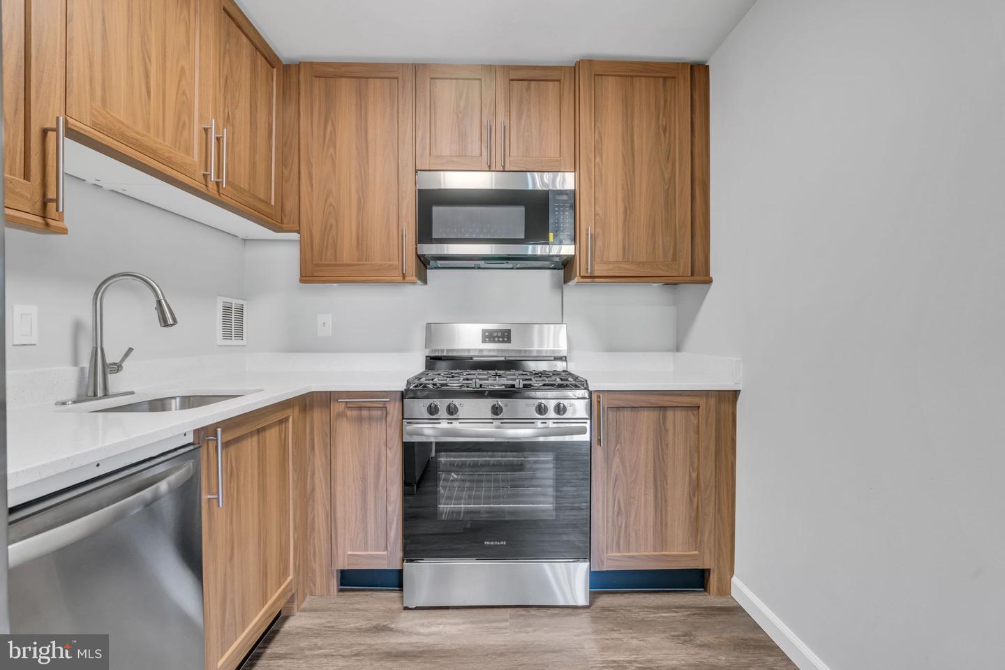 6141 LEESBURG PIKE #504, FALLS CHURCH, Virginia 22041, 1 Bedroom Bedrooms, ,1 BathroomBathrooms,Residential,For sale,6141 LEESBURG PIKE #504,VAFX2288622 MLS # VAFX2288622