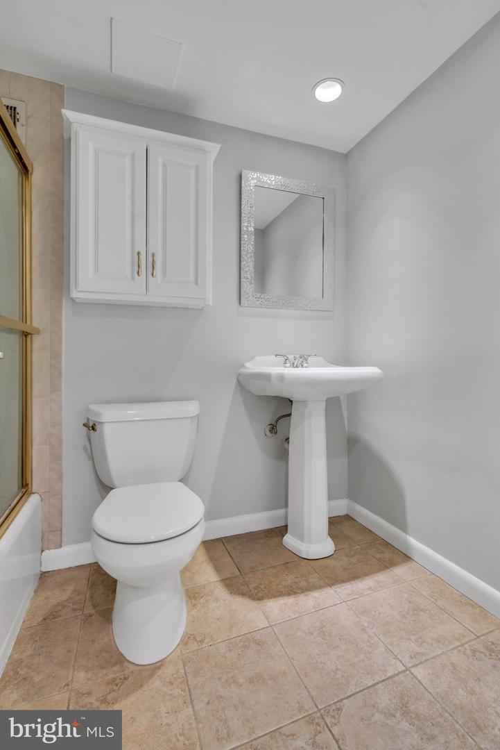 6141 LEESBURG PIKE #504, FALLS CHURCH, Virginia 22041, 1 Bedroom Bedrooms, ,1 BathroomBathrooms,Residential,For sale,6141 LEESBURG PIKE #504,VAFX2288622 MLS # VAFX2288622