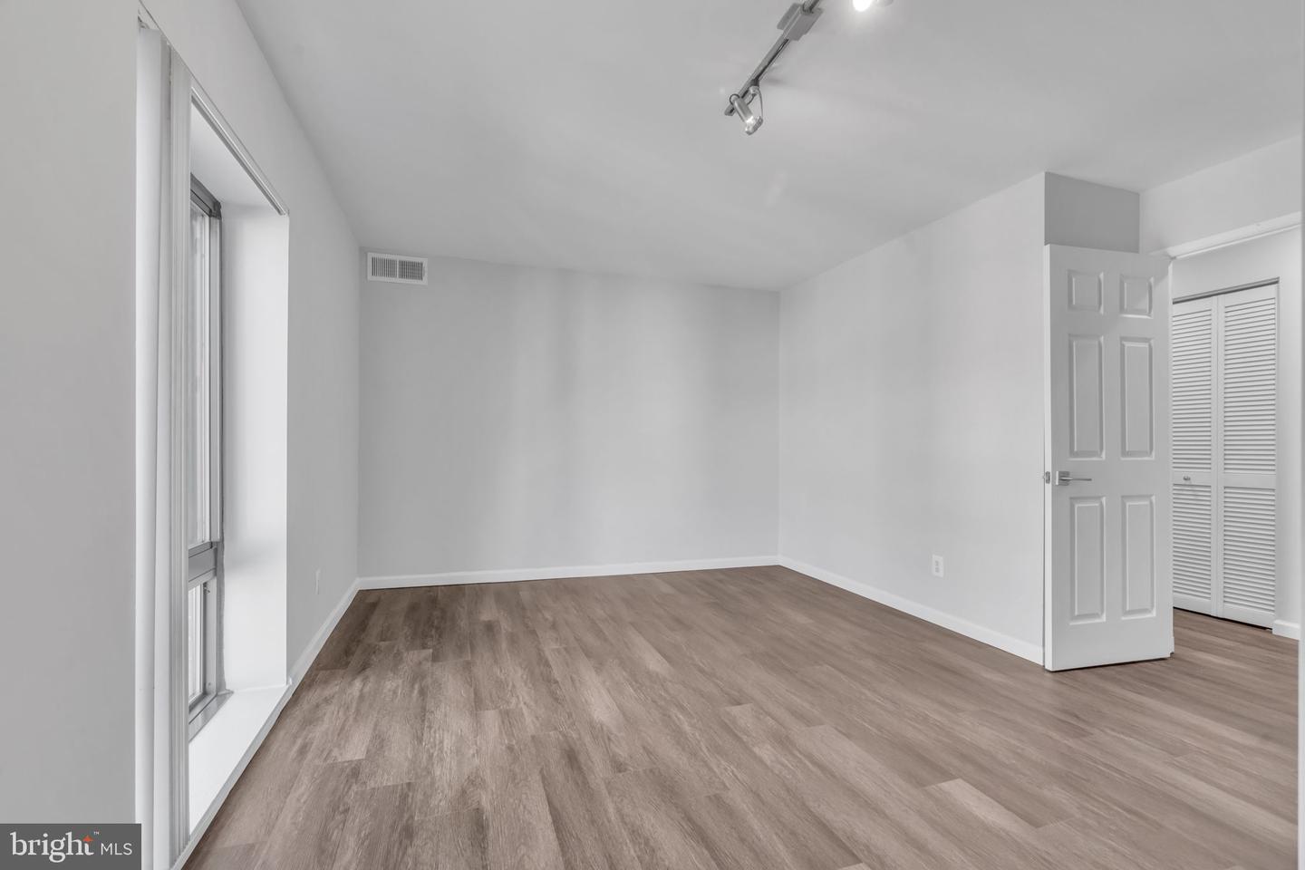 6141 LEESBURG PIKE #504, FALLS CHURCH, Virginia 22041, 1 Bedroom Bedrooms, ,1 BathroomBathrooms,Residential,For sale,6141 LEESBURG PIKE #504,VAFX2288622 MLS # VAFX2288622