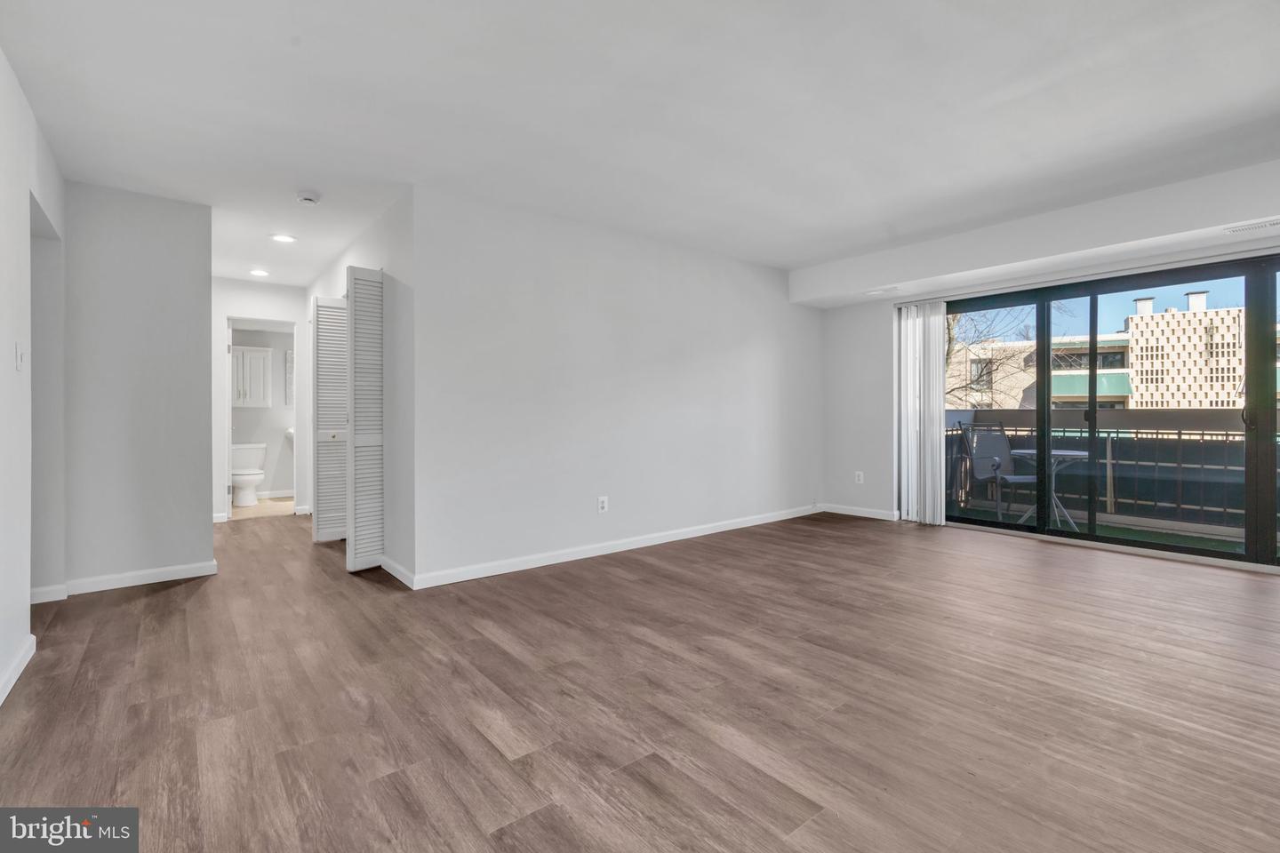 6141 LEESBURG PIKE #504, FALLS CHURCH, Virginia 22041, 1 Bedroom Bedrooms, ,1 BathroomBathrooms,Residential,For sale,6141 LEESBURG PIKE #504,VAFX2288622 MLS # VAFX2288622