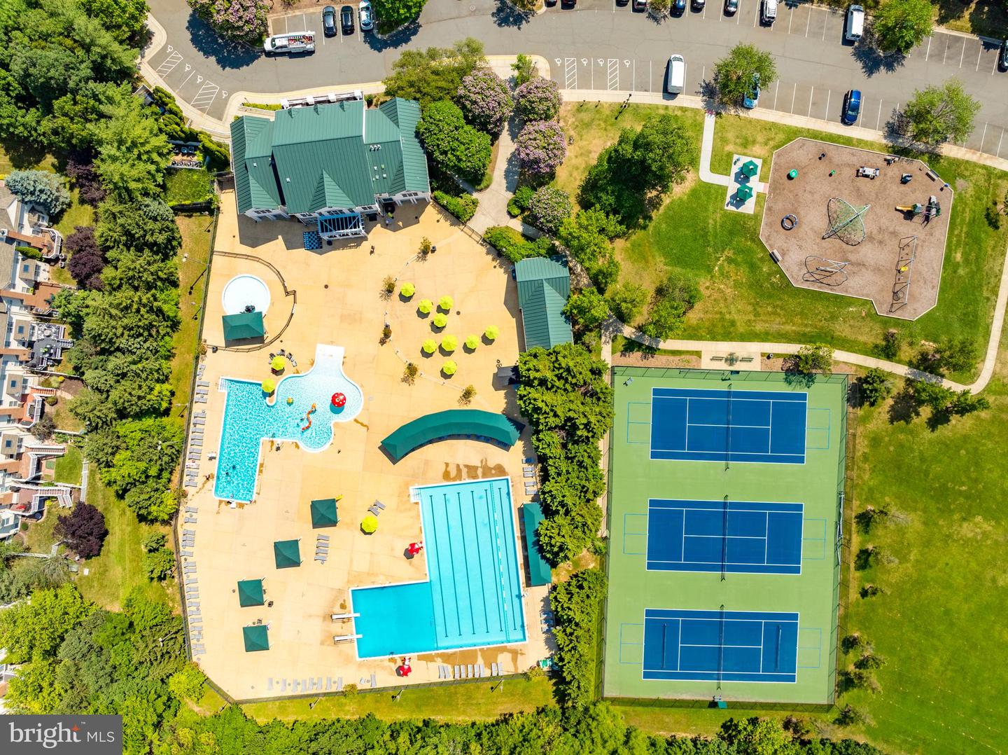 19746 WILLOWDALE PL, ASHBURN, Virginia 20147, 6 Bedrooms Bedrooms, ,6 BathroomsBathrooms,Residential,For sale,19746 WILLOWDALE PL,VALO2115114 MLS # VALO2115114