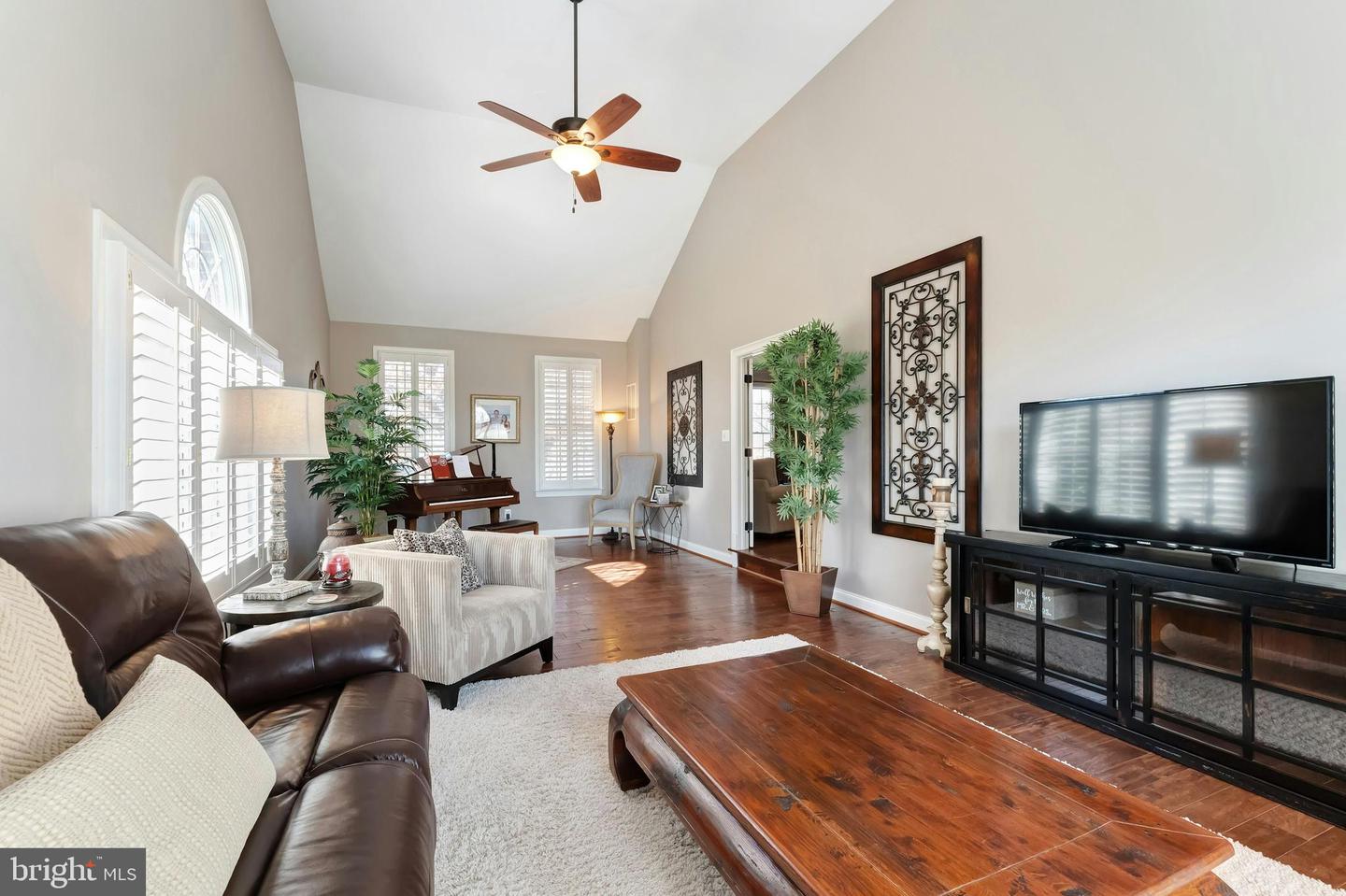 19746 WILLOWDALE PL, ASHBURN, Virginia 20147, 6 Bedrooms Bedrooms, ,6 BathroomsBathrooms,Residential,For sale,19746 WILLOWDALE PL,VALO2115114 MLS # VALO2115114