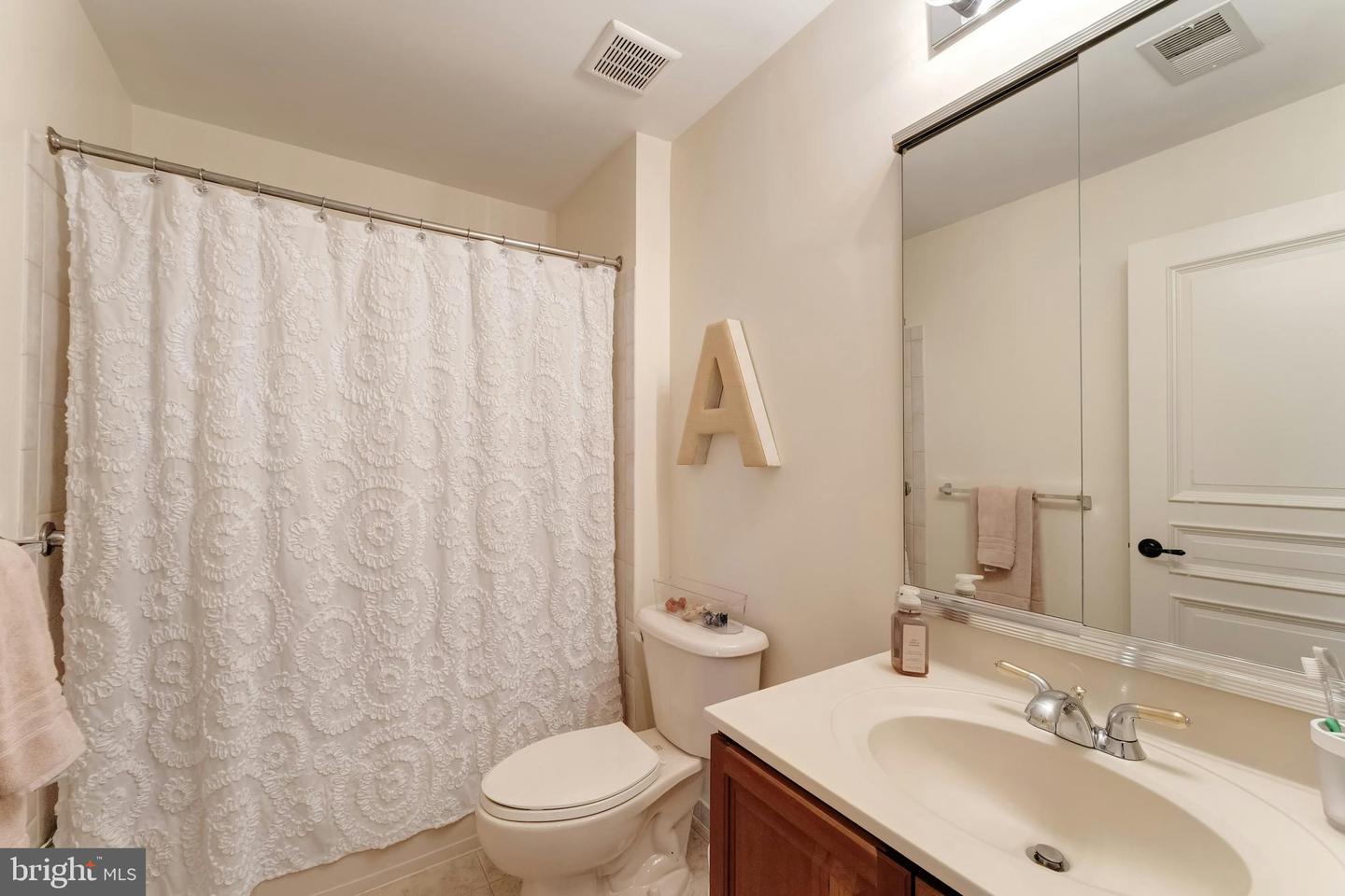 19746 WILLOWDALE PL, ASHBURN, Virginia 20147, 6 Bedrooms Bedrooms, ,6 BathroomsBathrooms,Residential,For sale,19746 WILLOWDALE PL,VALO2115114 MLS # VALO2115114