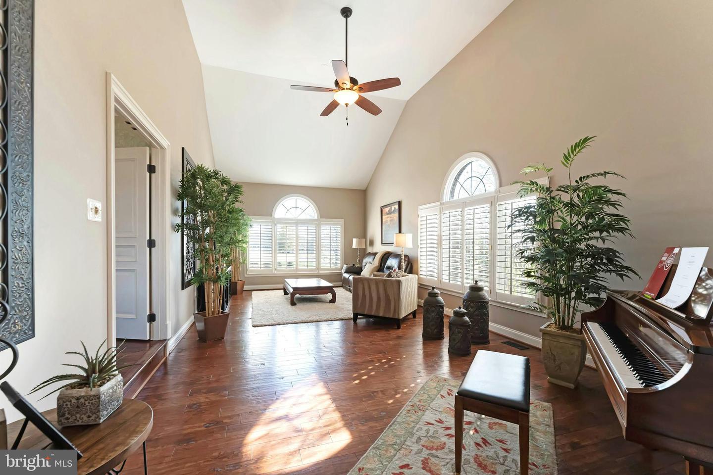 19746 WILLOWDALE PL, ASHBURN, Virginia 20147, 6 Bedrooms Bedrooms, ,6 BathroomsBathrooms,Residential,For sale,19746 WILLOWDALE PL,VALO2115114 MLS # VALO2115114