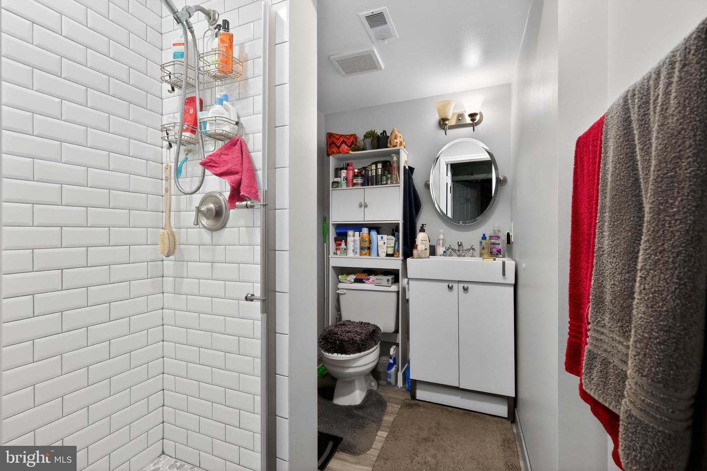 5868 LANGTON DR, ALEXANDRIA, Virginia 22310, 3 Bedrooms Bedrooms, ,2 BathroomsBathrooms,Residential,For sale,5868 LANGTON DR,VAFX2288628 MLS # VAFX2288628