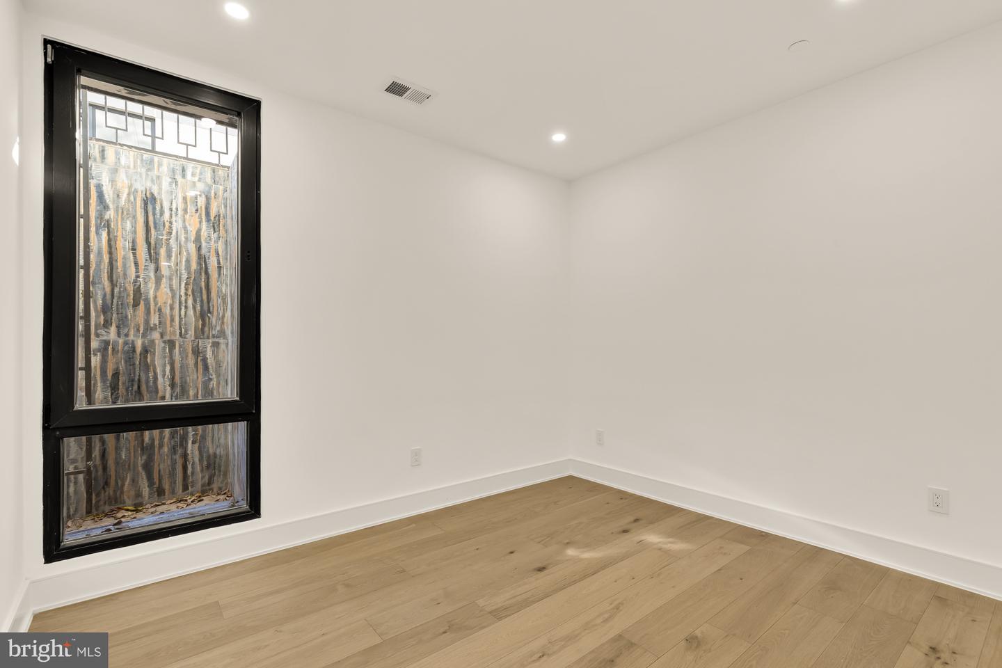 1810 CENTRAL PL NE #1, WASHINGTON, District Of Columbia 20002, 4 Bedrooms Bedrooms, ,4 BathroomsBathrooms,Residential,For sale,1810 CENTRAL PL NE #1,DCDC2244316 MLS # DCDC2244316