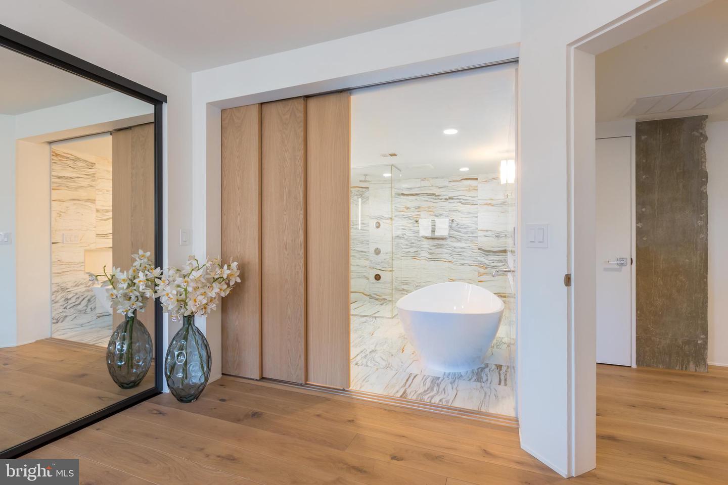 1015 33RD ST NW #809, WASHINGTON, District Of Columbia 20007, 2 Bedrooms Bedrooms, ,2 BathroomsBathrooms,Residential,For sale,1015 33RD ST NW #809,DCDC2209198 MLS # DCDC2209198