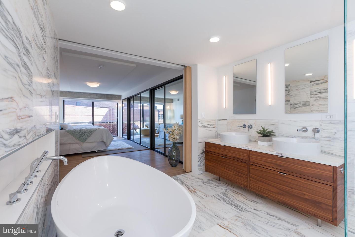 1015 33RD ST NW #809, WASHINGTON, District Of Columbia 20007, 2 Bedrooms Bedrooms, ,2 BathroomsBathrooms,Residential,For sale,1015 33RD ST NW #809,DCDC2209198 MLS # DCDC2209198