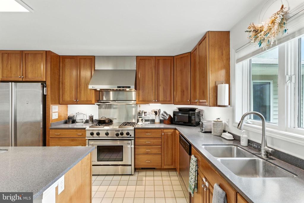 46 ROCK RIDGE LN, CHESTER GAP, Virginia, 4 Bedrooms Bedrooms, ,4 BathroomsBathrooms,Residential,46 ROCK RIDGE LN,VARP2002240 MLS # VARP2002240