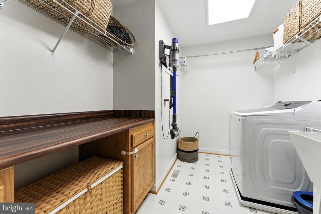 46 ROCK RIDGE LN, CHESTER GAP, Virginia, 4 Bedrooms Bedrooms, ,4 BathroomsBathrooms,Residential,46 ROCK RIDGE LN,VARP2002240 MLS # VARP2002240