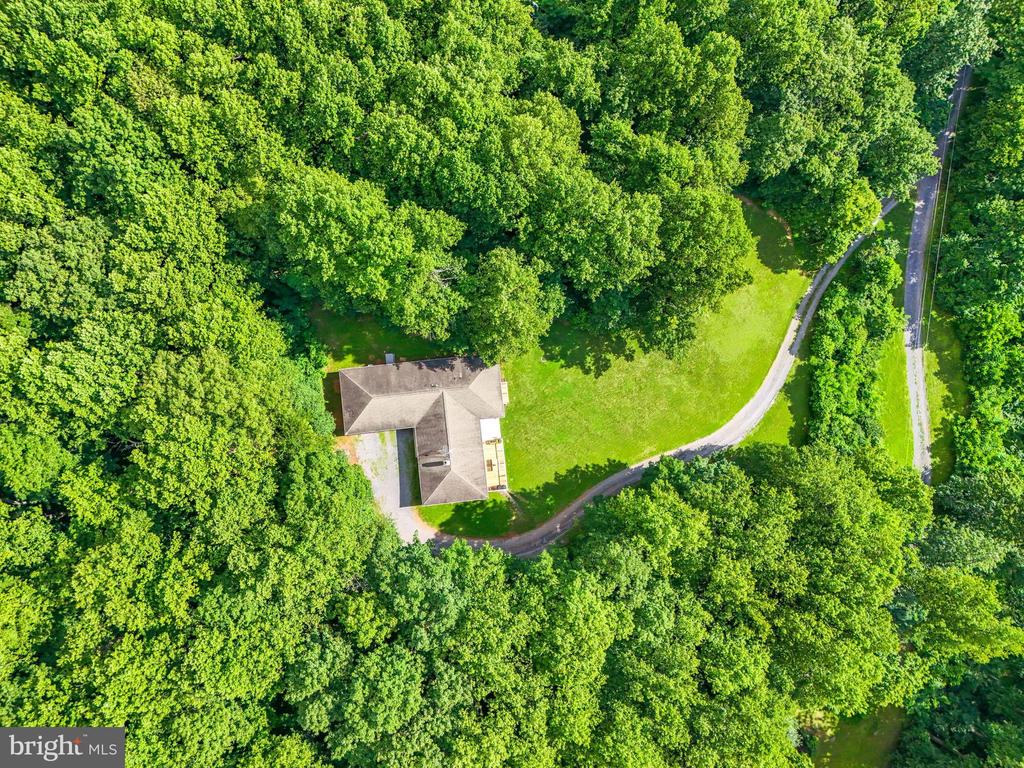 46 ROCK RIDGE LN, CHESTER GAP, Virginia, 4 Bedrooms Bedrooms, ,4 BathroomsBathrooms,Residential,46 ROCK RIDGE LN,VARP2002240 MLS # VARP2002240