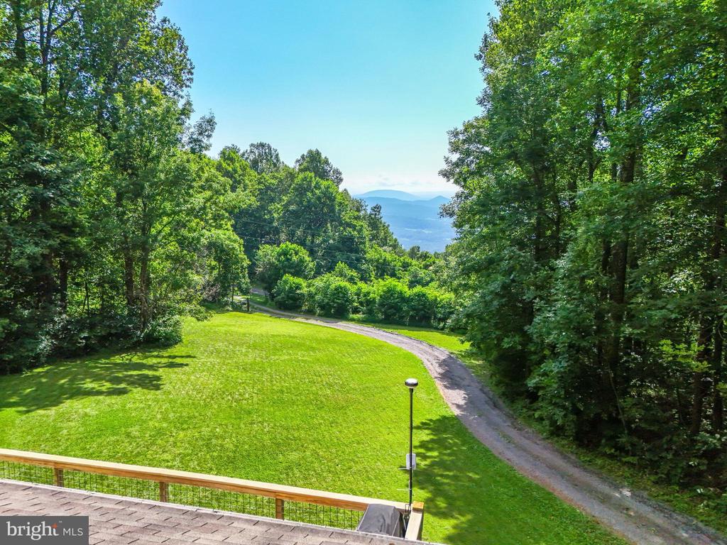 46 ROCK RIDGE LN, CHESTER GAP, Virginia, 4 Bedrooms Bedrooms, ,4 BathroomsBathrooms,Residential,46 ROCK RIDGE LN,VARP2002240 MLS # VARP2002240