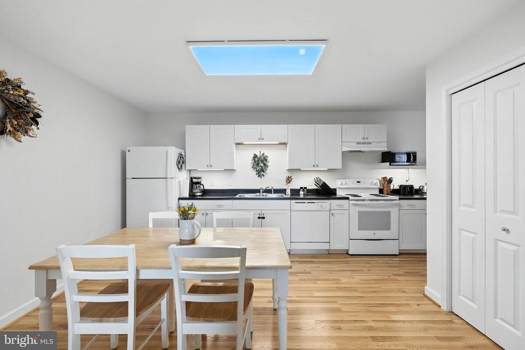 46 ROCK RIDGE LN, CHESTER GAP, Virginia, 4 Bedrooms Bedrooms, ,4 BathroomsBathrooms,Residential,46 ROCK RIDGE LN,VARP2002240 MLS # VARP2002240