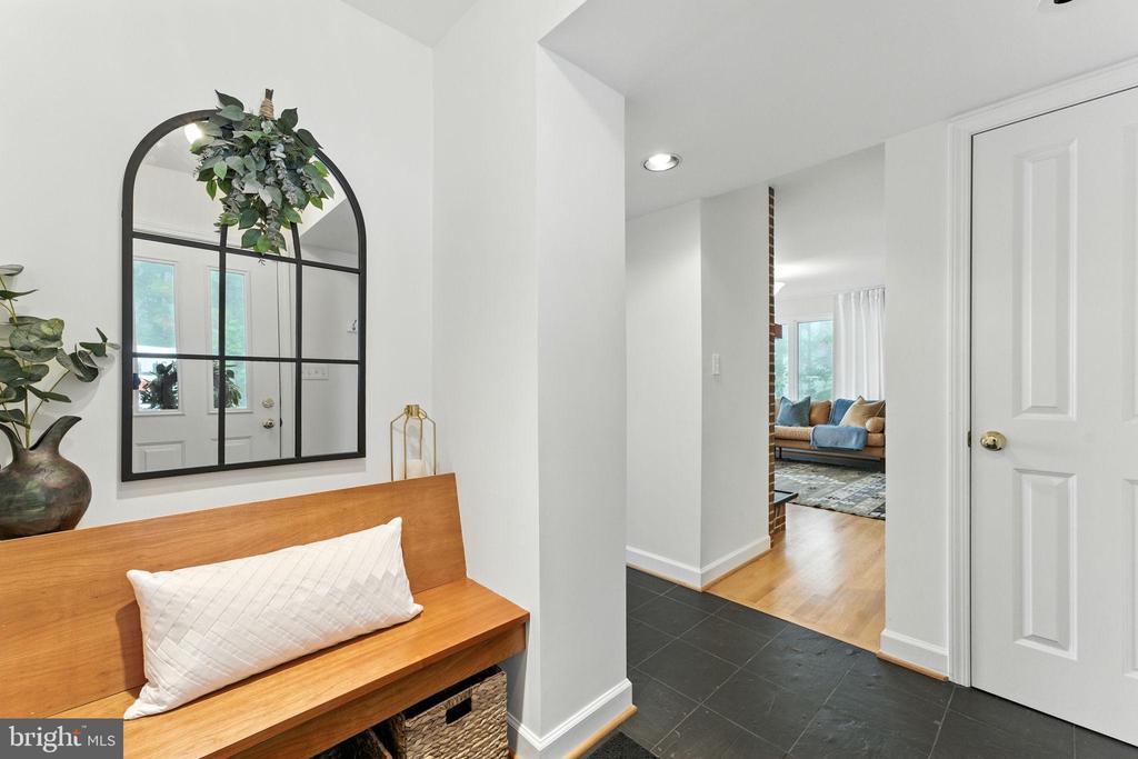 46 ROCK RIDGE LN, CHESTER GAP, Virginia, 4 Bedrooms Bedrooms, ,4 BathroomsBathrooms,Residential,46 ROCK RIDGE LN,VARP2002240 MLS # VARP2002240