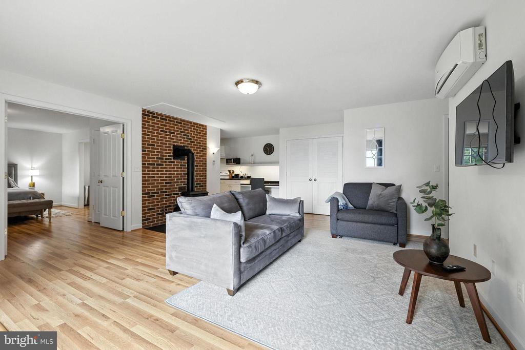 46 ROCK RIDGE LN, CHESTER GAP, Virginia, 4 Bedrooms Bedrooms, ,4 BathroomsBathrooms,Residential,46 ROCK RIDGE LN,VARP2002240 MLS # VARP2002240