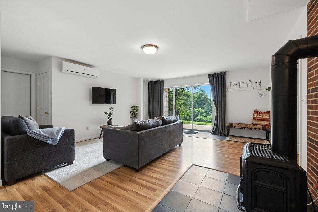 46 ROCK RIDGE LN, CHESTER GAP, Virginia, 4 Bedrooms Bedrooms, ,4 BathroomsBathrooms,Residential,46 ROCK RIDGE LN,VARP2002240 MLS # VARP2002240