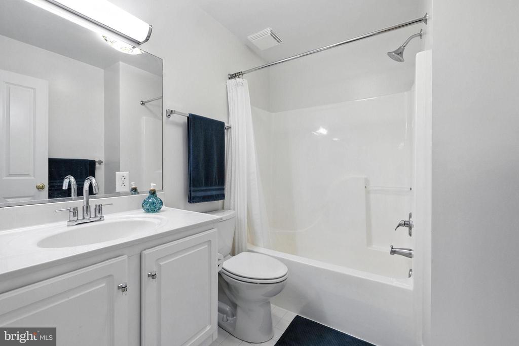 46 ROCK RIDGE LN, CHESTER GAP, Virginia, 4 Bedrooms Bedrooms, ,4 BathroomsBathrooms,Residential,46 ROCK RIDGE LN,VARP2002240 MLS # VARP2002240