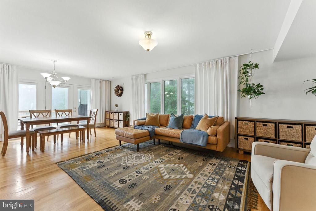 46 ROCK RIDGE LN, CHESTER GAP, Virginia, 4 Bedrooms Bedrooms, ,4 BathroomsBathrooms,Residential,46 ROCK RIDGE LN,VARP2002240 MLS # VARP2002240