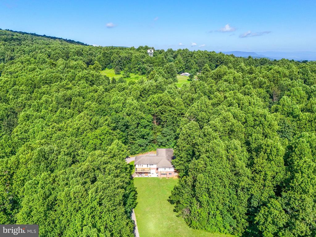 46 ROCK RIDGE LN, CHESTER GAP, Virginia, 4 Bedrooms Bedrooms, ,4 BathroomsBathrooms,Residential,46 ROCK RIDGE LN,VARP2002240 MLS # VARP2002240