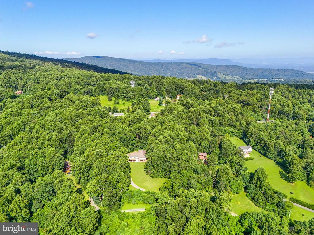 46 ROCK RIDGE LN, CHESTER GAP, Virginia, 4 Bedrooms Bedrooms, ,4 BathroomsBathrooms,Residential,46 ROCK RIDGE LN,VARP2002240 MLS # VARP2002240