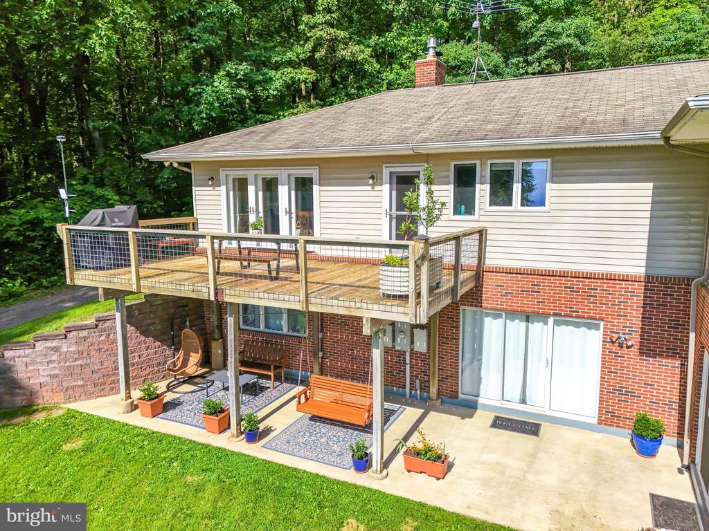 46 ROCK RIDGE LN, CHESTER GAP, Virginia, 4 Bedrooms Bedrooms, ,4 BathroomsBathrooms,Residential,46 ROCK RIDGE LN,VARP2002240 MLS # VARP2002240