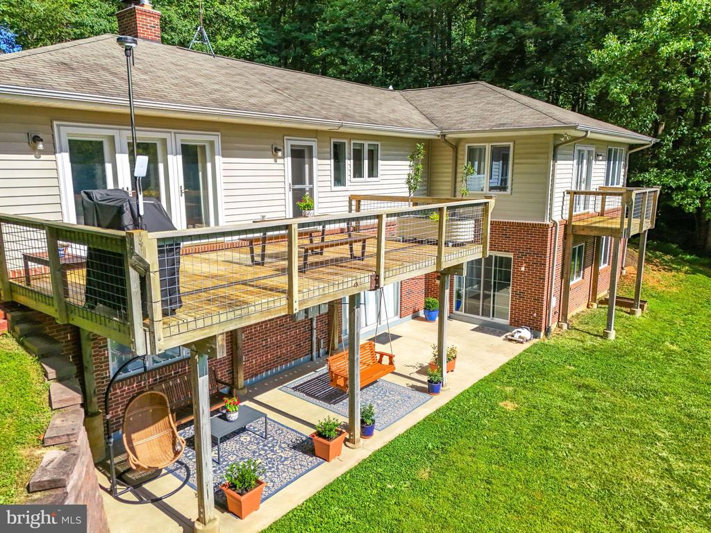 46 ROCK RIDGE LN, CHESTER GAP, Virginia, 4 Bedrooms Bedrooms, ,4 BathroomsBathrooms,Residential,46 ROCK RIDGE LN,VARP2002240 MLS # VARP2002240