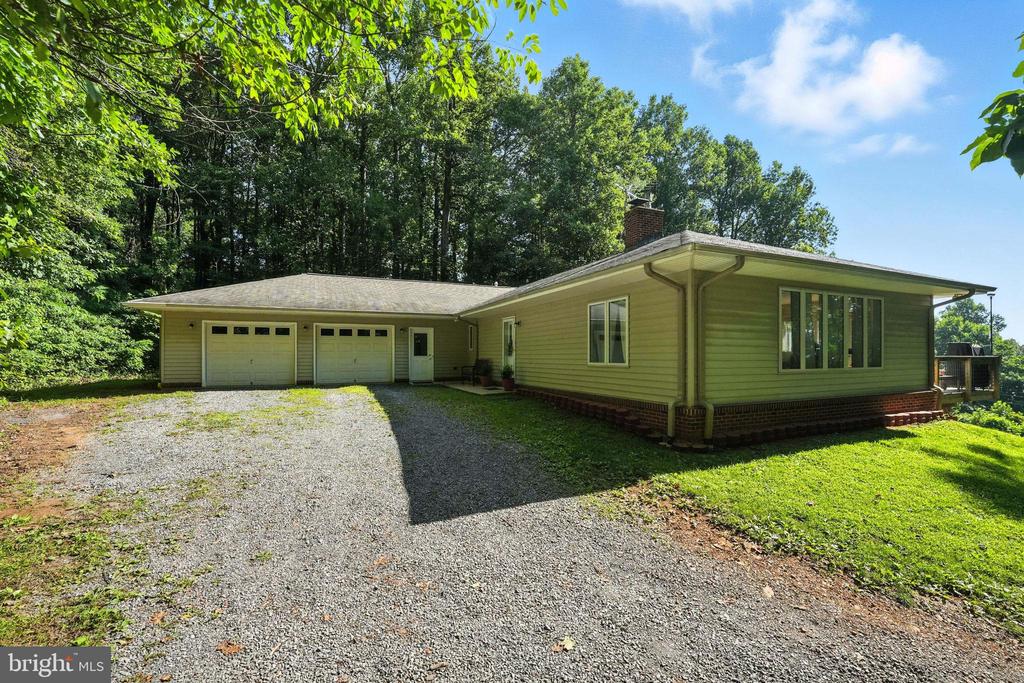 46 ROCK RIDGE LN, CHESTER GAP, Virginia, 4 Bedrooms Bedrooms, ,4 BathroomsBathrooms,Residential,46 ROCK RIDGE LN,VARP2002240 MLS # VARP2002240