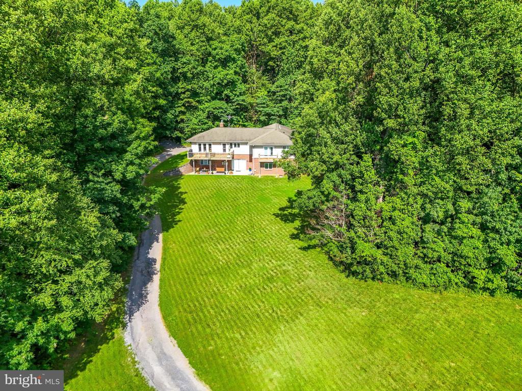 46 ROCK RIDGE LN, CHESTER GAP, Virginia, 4 Bedrooms Bedrooms, ,4 BathroomsBathrooms,Residential,46 ROCK RIDGE LN,VARP2002240 MLS # VARP2002240