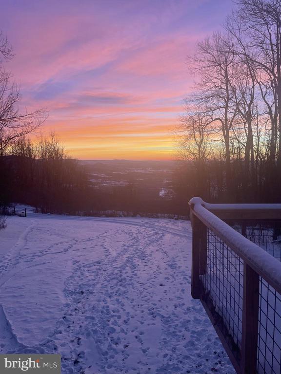 46 ROCK RIDGE LN, CHESTER GAP, Virginia, 4 Bedrooms Bedrooms, ,4 BathroomsBathrooms,Residential,46 ROCK RIDGE LN,VARP2002240 MLS # VARP2002240