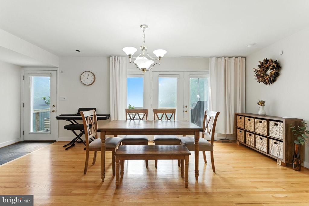 46 ROCK RIDGE LN, CHESTER GAP, Virginia, 4 Bedrooms Bedrooms, ,4 BathroomsBathrooms,Residential,46 ROCK RIDGE LN,VARP2002240 MLS # VARP2002240