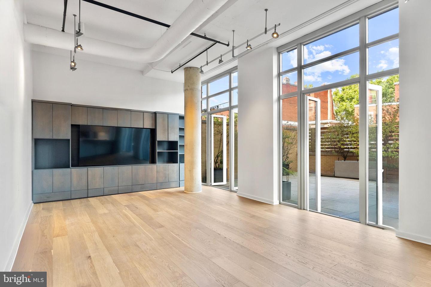 1401 CHURCH ST NW #214, WASHINGTON, District Of Columbia 20005, 2 Bedrooms Bedrooms, ,2 BathroomsBathrooms,Residential,For sale,1401 CHURCH ST NW #214,DCDC2190706 MLS # DCDC2190706