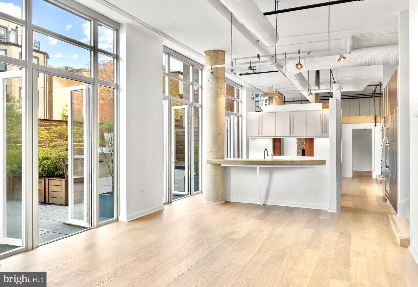 1401 CHURCH ST NW #214, WASHINGTON, District Of Columbia 20005, 2 Bedrooms Bedrooms, ,2 BathroomsBathrooms,Residential,For sale,1401 CHURCH ST NW #214,DCDC2190706 MLS # DCDC2190706