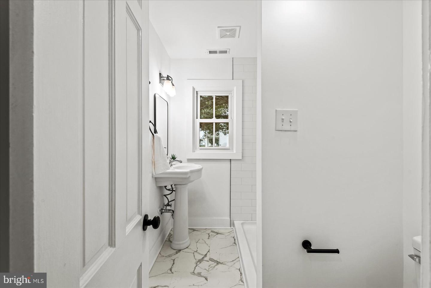 92 FRONT ST, WARSAW, Virginia 22572, 5 Bedrooms Bedrooms, ,3 BathroomsBathrooms,Residential,For sale,92 FRONT ST,VARV2000538 MLS # VARV2000538