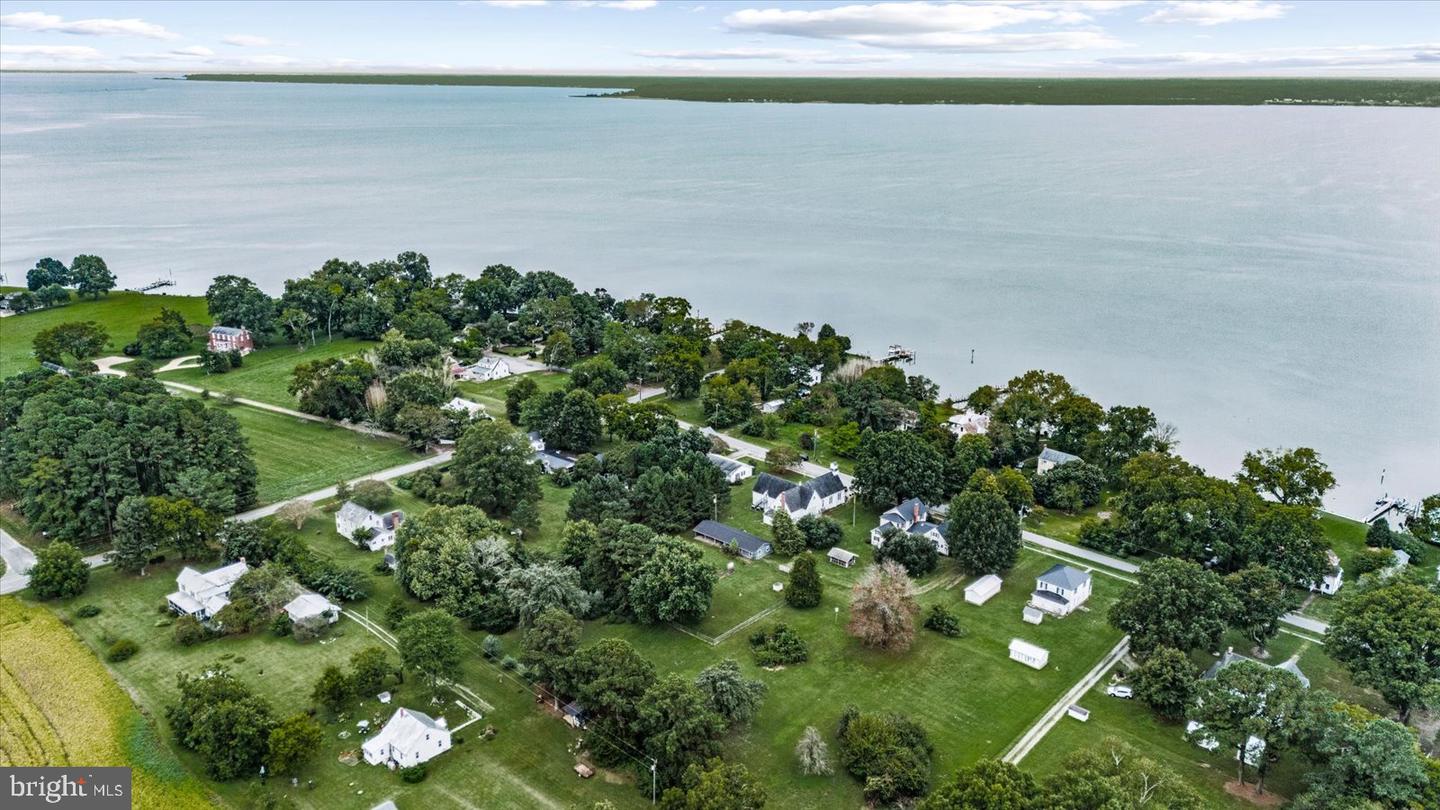 92 FRONT ST, WARSAW, Virginia 22572, 5 Bedrooms Bedrooms, ,3 BathroomsBathrooms,Residential,For sale,92 FRONT ST,VARV2000538 MLS # VARV2000538