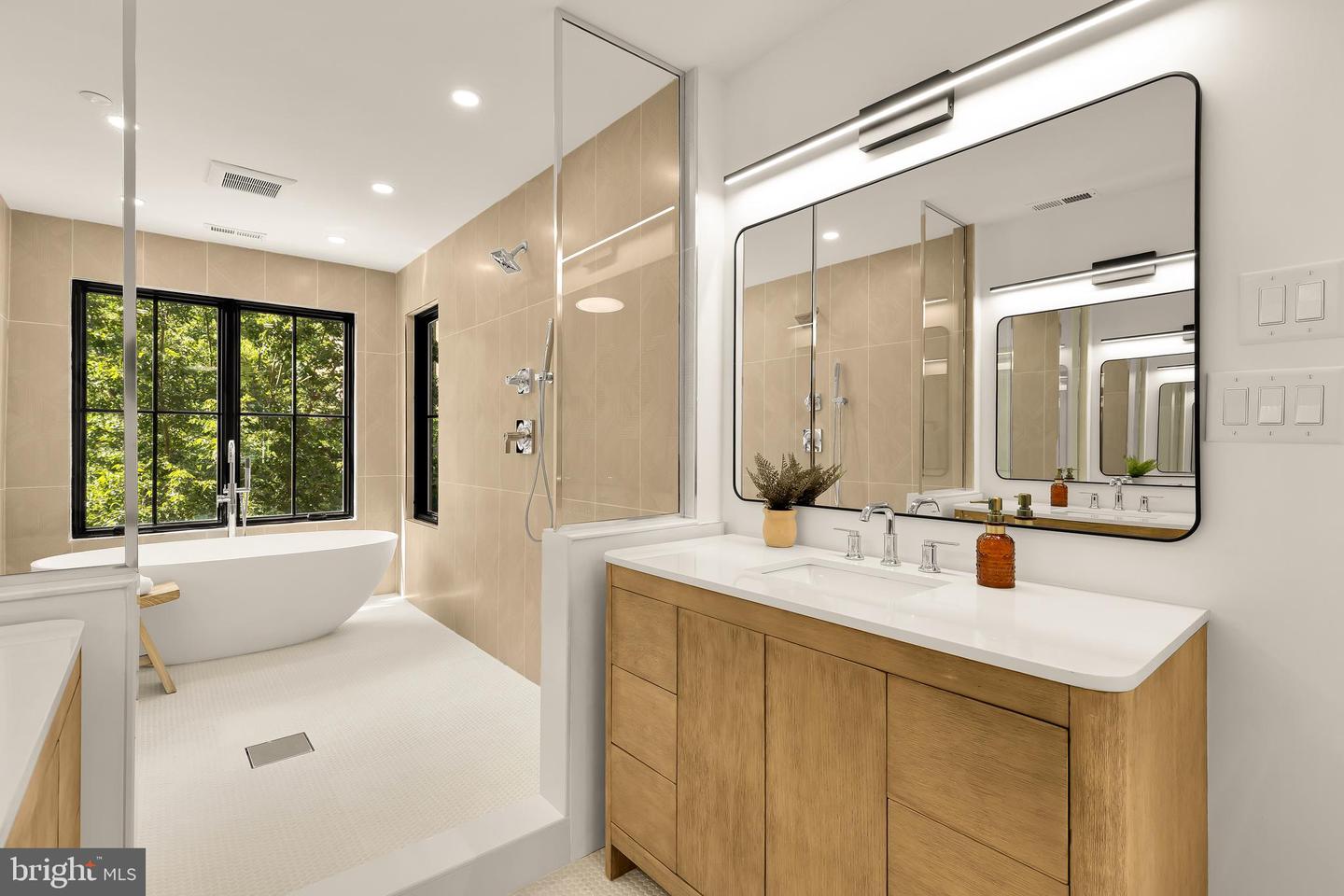 1205 10TH ST NW #1, WASHINGTON, District Of Columbia 20001, 4 Bedrooms Bedrooms, ,3 BathroomsBathrooms,Residential,For sale,1205 10TH ST NW #1,DCDC2222206 MLS # DCDC2222206